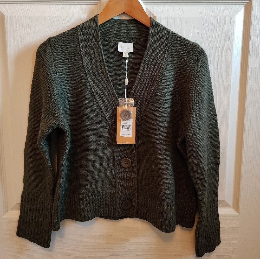 Cyrus Button Front Cardigan in Burt Olive 🫒 Large